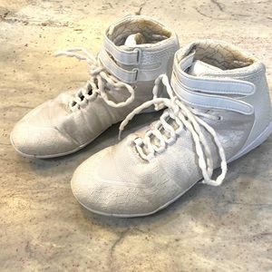 Nfiniti titan high top cheer shoe size 8.5 worn only a handful of times